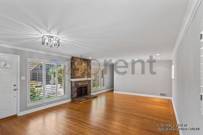 Photo - 2010 Helena Way