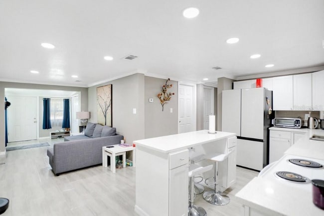 Photo - 2907 E Washington St