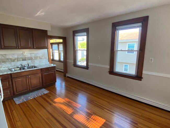 Photo - 257 Clover St Unidad 2nd Floor