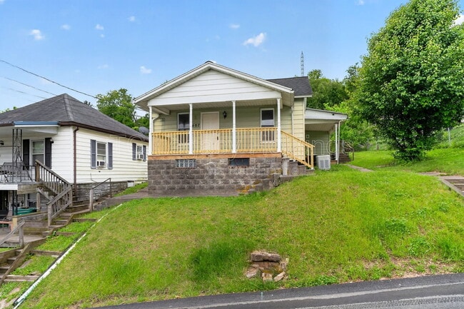 Photo - 407 Simpson Ave