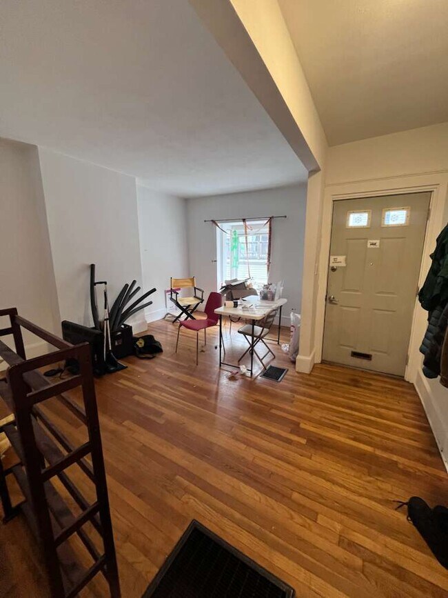735 Parker St Unit 1B