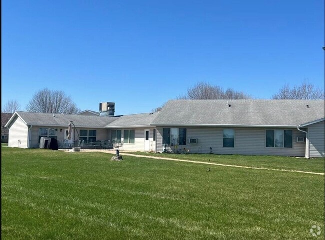 Building Photo - 745 Streeter Dr Rental