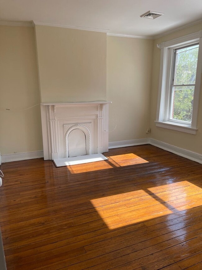 Newly Updated 3 bdrm/2 bath House Located ... - Newly Updated 3 bdrm/2 bath House Located ...
