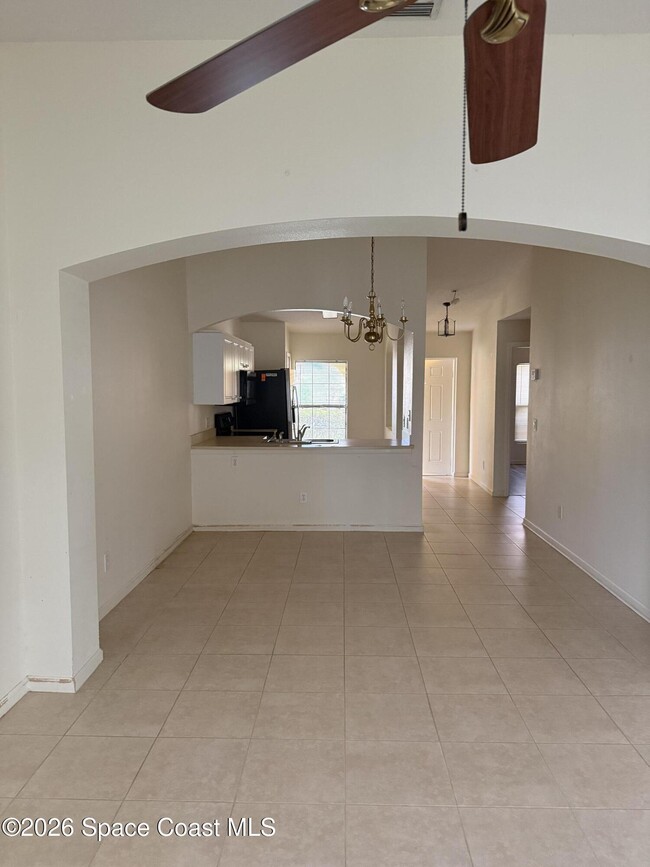 Photo - 950 Luminary Cir