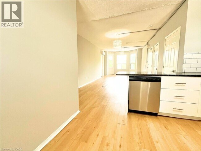 Photo - 121 Park St S Unit 5