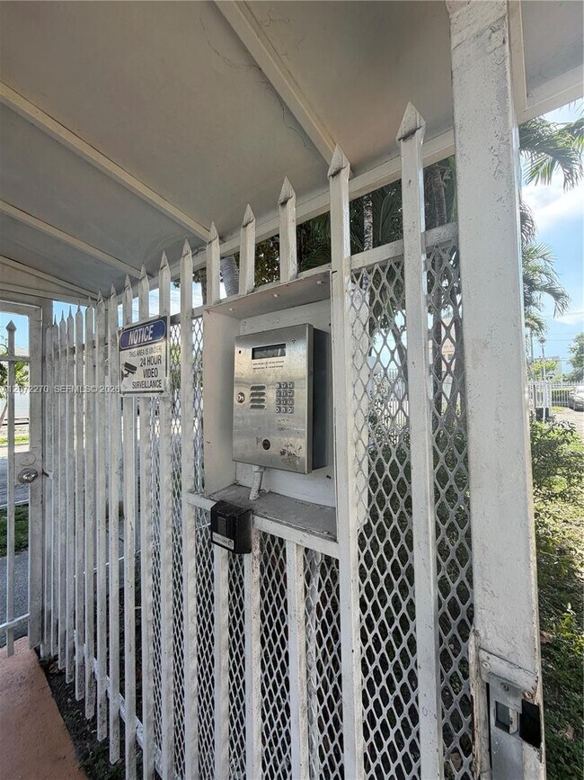Photo - 1661 SW 3rd St Unit 19