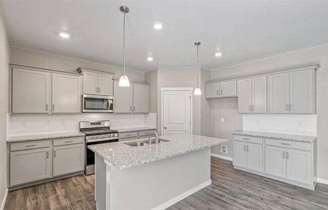 Photo - Spacious 5-Bedroom Home Including All Appl...