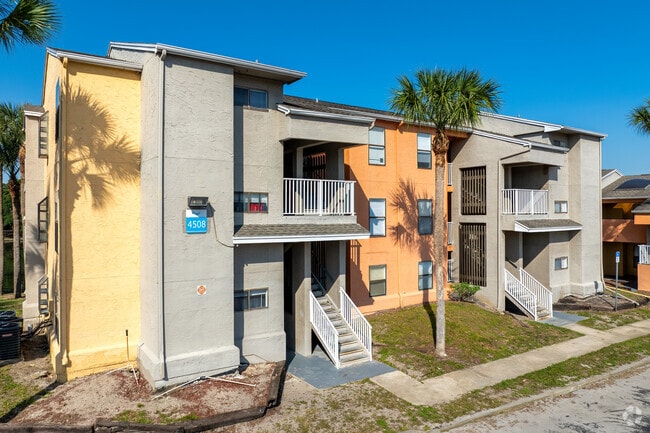 4501 Landing Dr Orlando, FL 32808