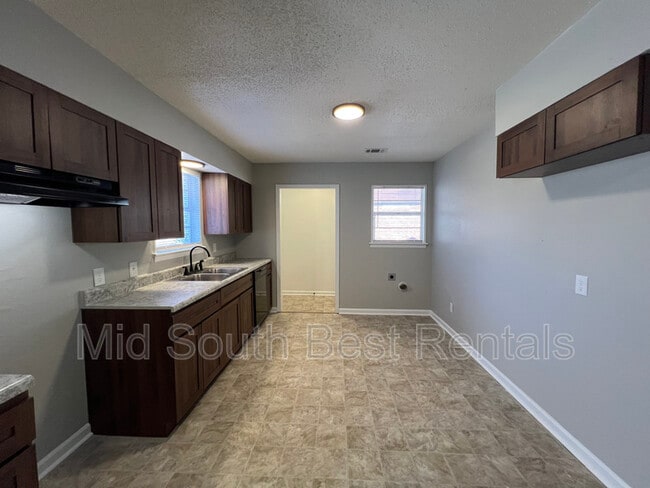 Photo - 4373 Deerland St