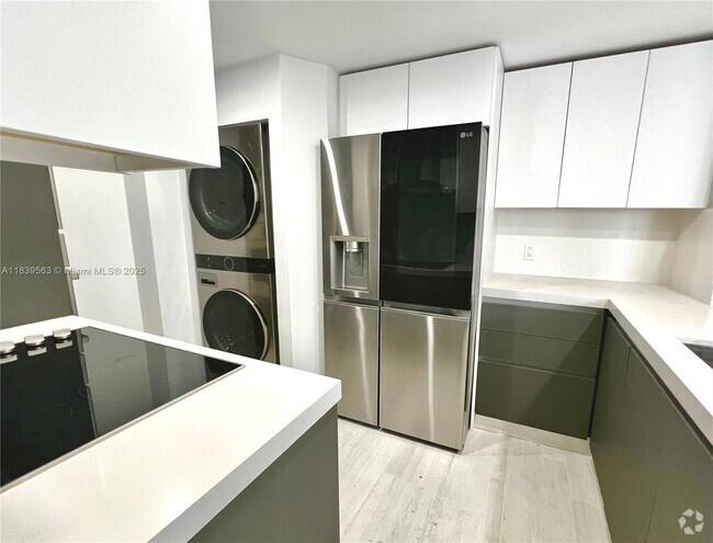 Building Photo - 701 Brickell Key Blvd Unit 1111 Rental