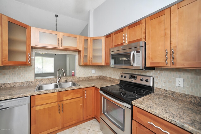 Photo - 905 Barbados Ave