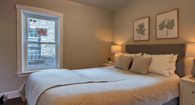 Photo - 2015 N Leclaire Ave Unit 1