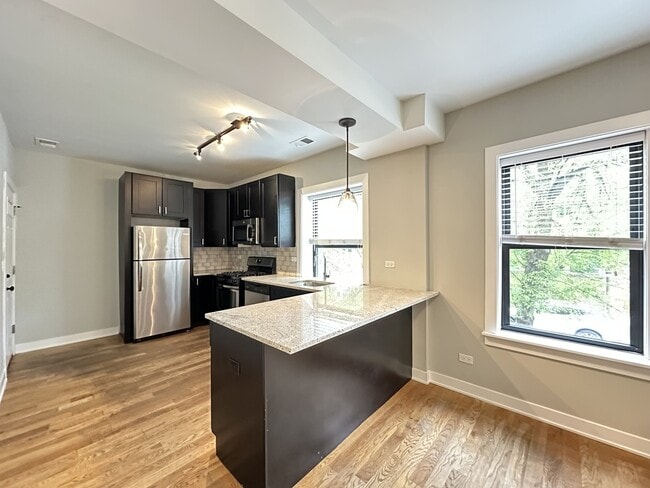 Photo - 2217 W Eastwood Ave Unit J03P