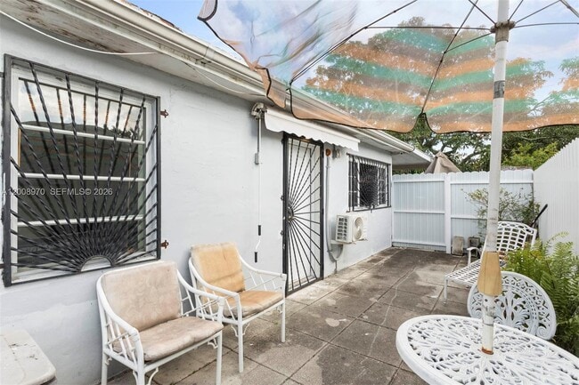 Photo - 410 East Dr