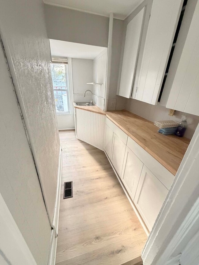 Photo - 49 Wilson Ave Unit #1