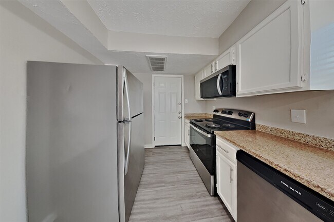 Photo - 3206 Birch Creek Dr