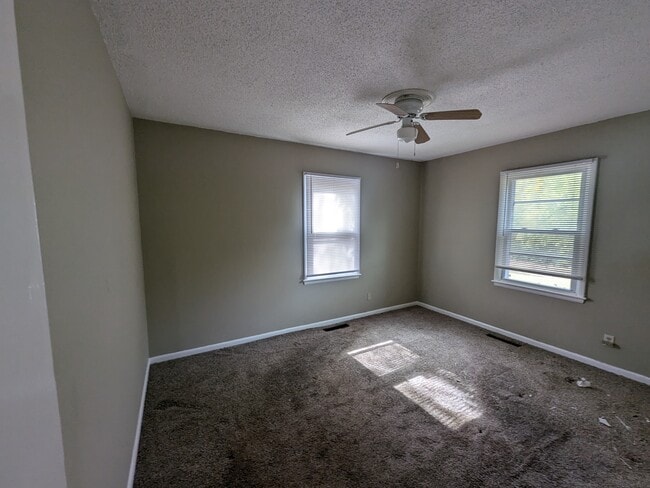 Photo - 630 NE 90th St