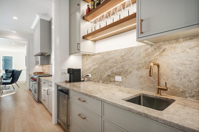 Photo - 2205 W Huron St