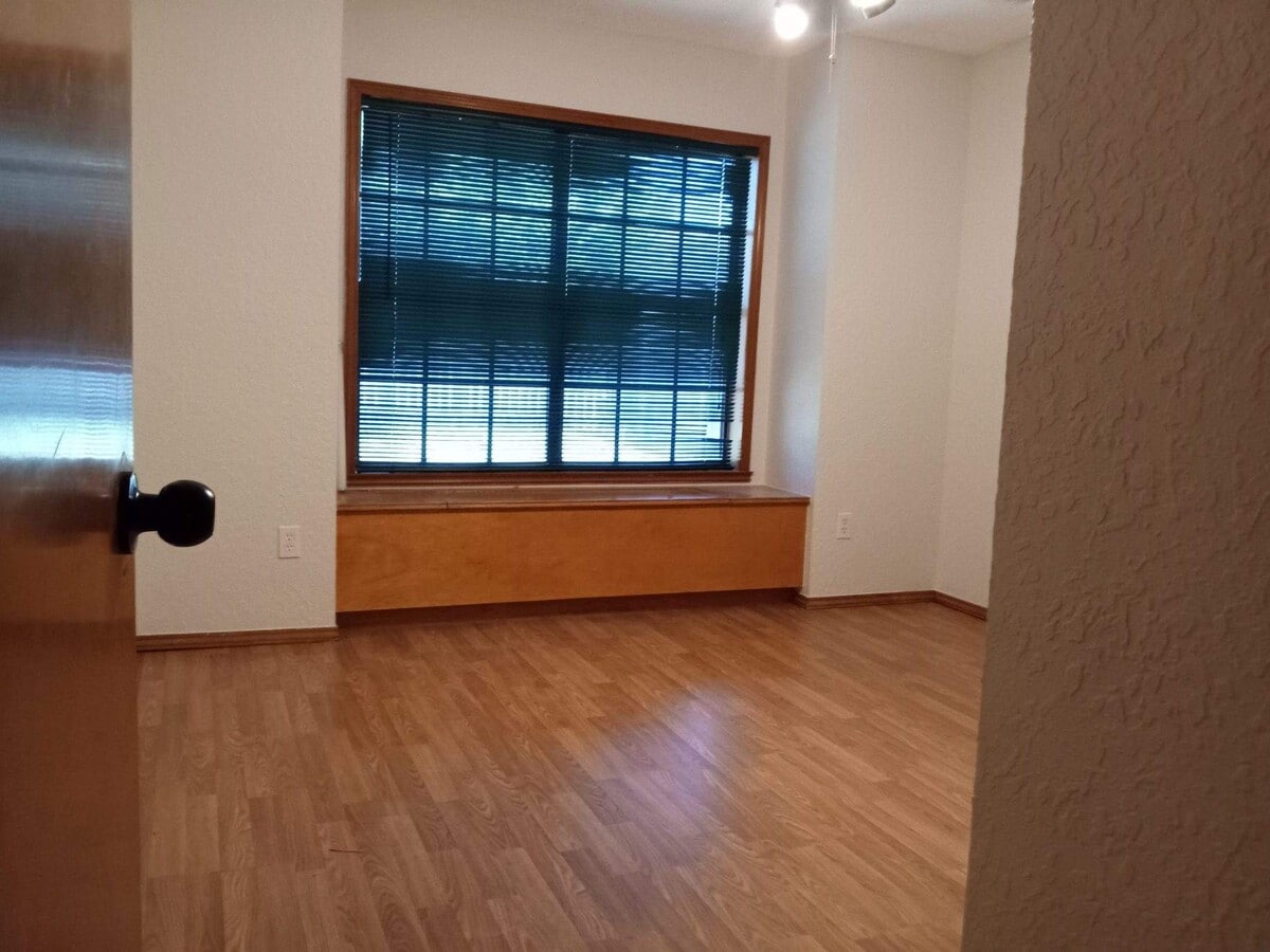 Photo - 2908 Swallow Ave