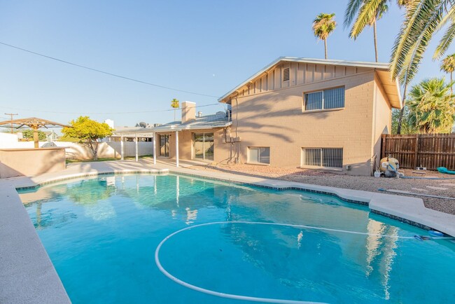 5 BEDROOM, 2.5 BATH TEMPE HOME W/ 2 MASTER... - 5 BEDROOM, 2.5 BATH TEMPE HOME W/ 2 MASTER...