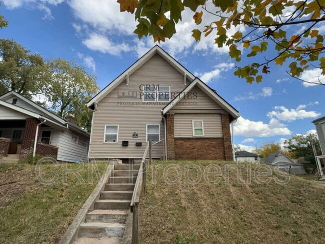 Building Photo - 301.5 N Temple Ave