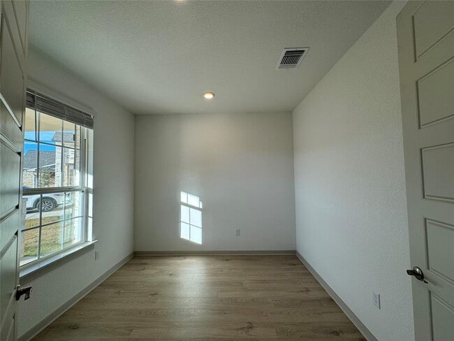 Photo - 428 Black Sheep Cv