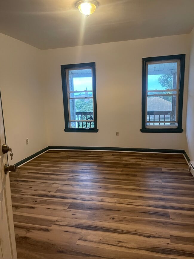 Building Photo - 83 Penn Ave Rental