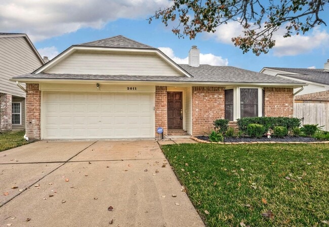 Photo - 2011 Creek Valley Ln