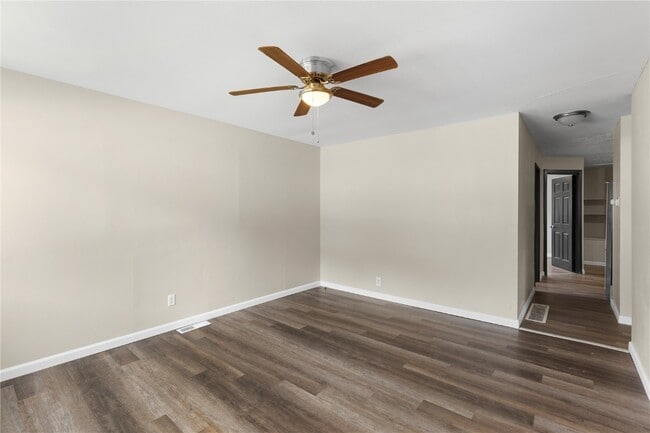 Photo - 10417 Count Dr