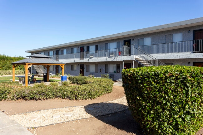 Oakdale Apartments - Oakdale Apartments