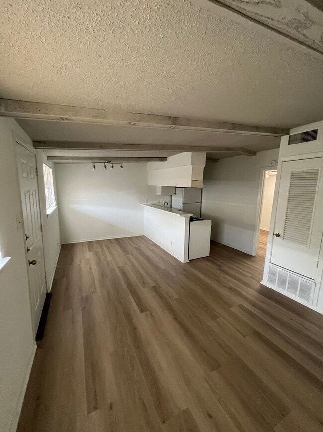 Photo - 3816 Speedway Unit 209