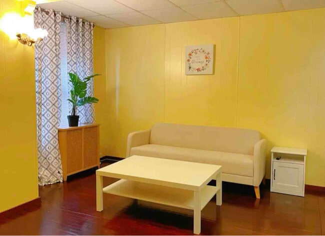 Building Photo - 5432 Baywood St Rental