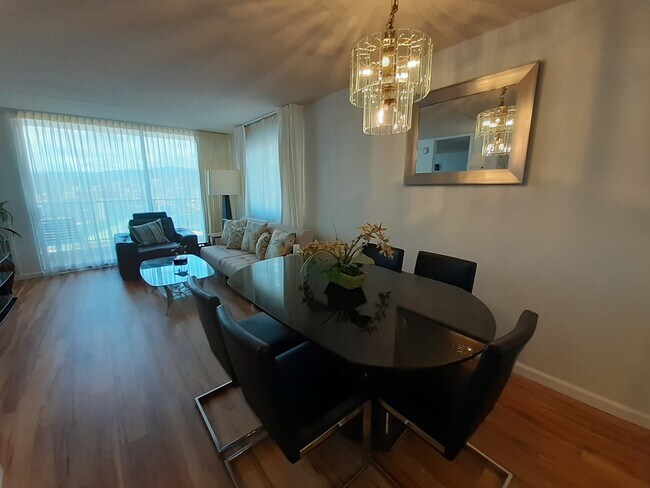 Photo - 400 Hobron Ln Townhome