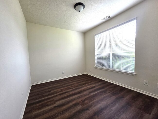 Photo - 2202 Cherry Hill Ct