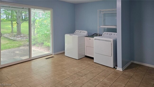 Photo - 6862 Westview Dr