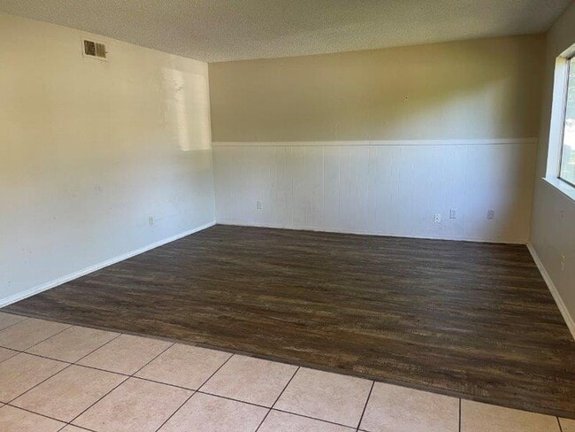 Photo - 2 Bedroom Condo Walking Distance to Downtown Elk Grove and Elk Grove Park