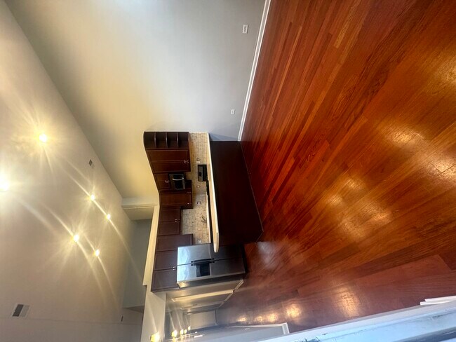 Photo - 521 N Racine Ave Unit 1