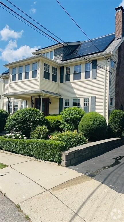 Building Photo - 48 Trapelo St Unit 1A Rental