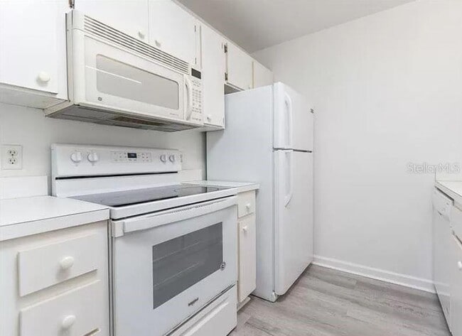 3800 SW 20th Ave Unit 311