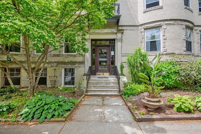 Photo - 48 Kilsyth Rd Condo Unit 3