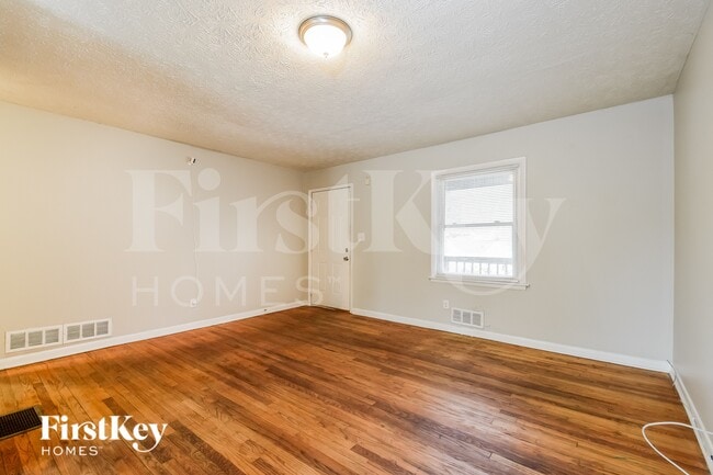 3039 Forrest Park Rd SE