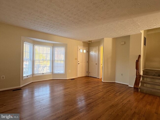 Photo - 2120 Commissary Cir