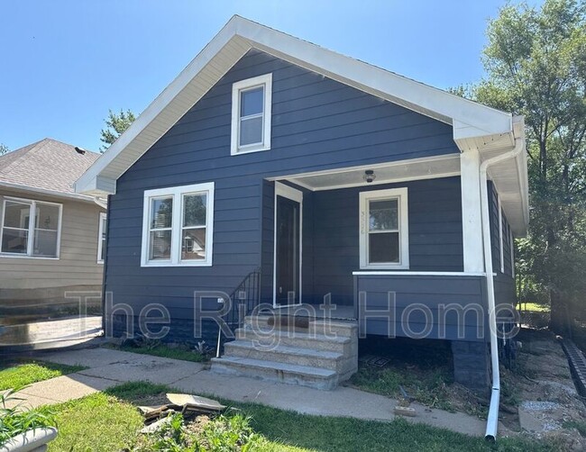 Building Photo - 3330 N 59th St Rental