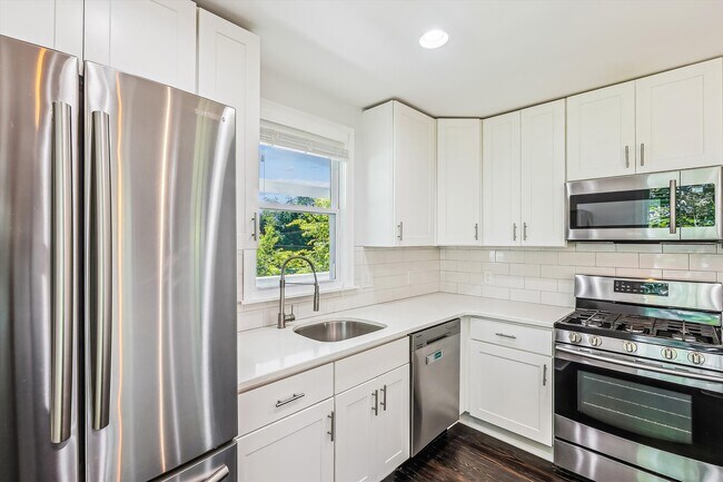 Photo - 2612 33rd St SE