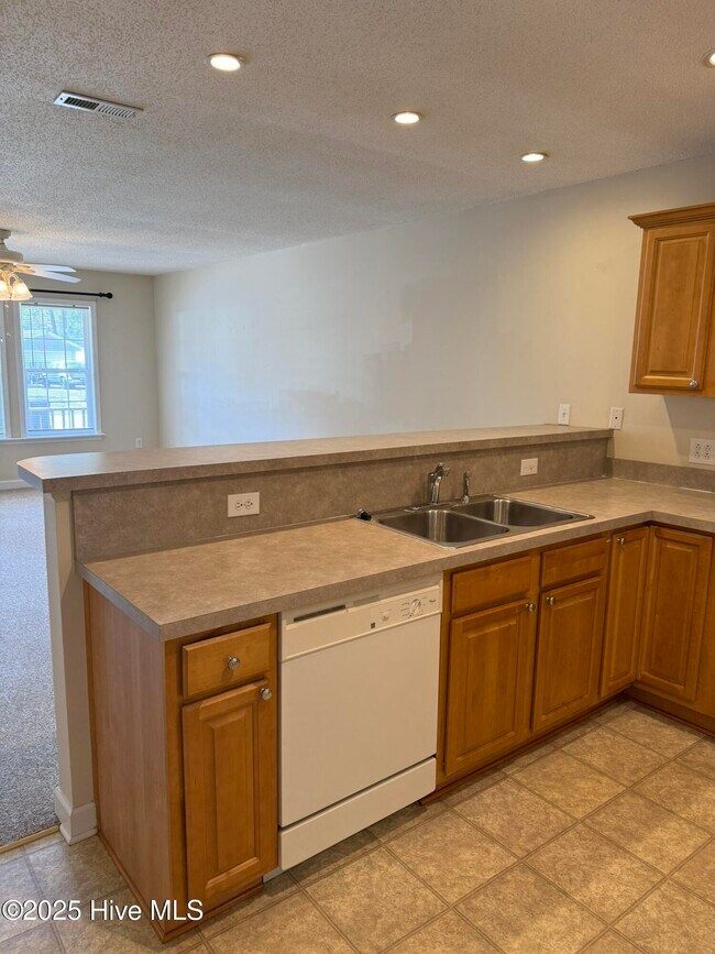 Photo - 1003 High Point Ave SW