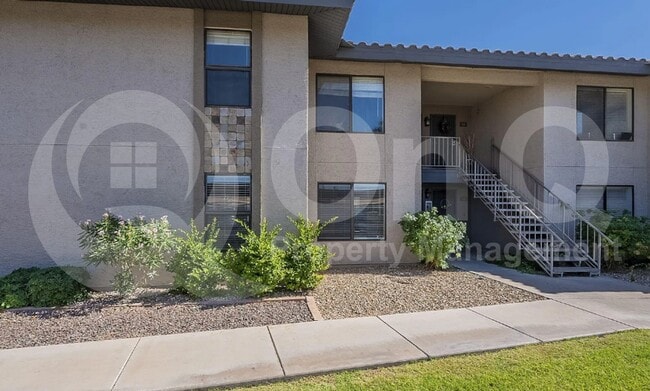 Building Photo - 1402 E Guadalupe Rd Rental