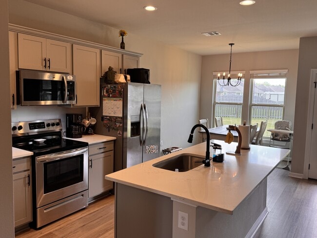 Photo - 25755 Pristine St