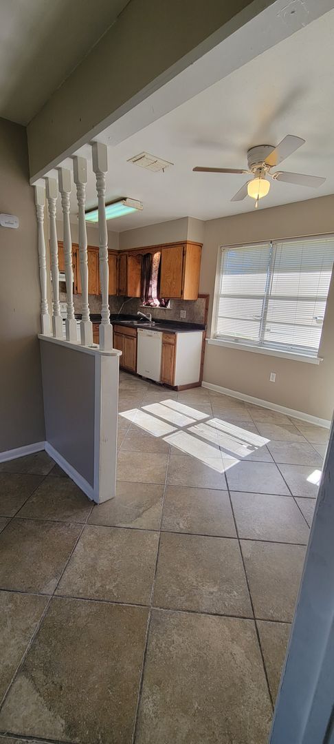 Photo - Very nice 4 bedroom/2 bath house with oven and dishwasher!