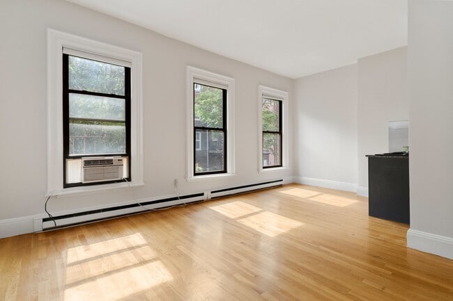 Photo - 182 W Brookline St Unidad 3