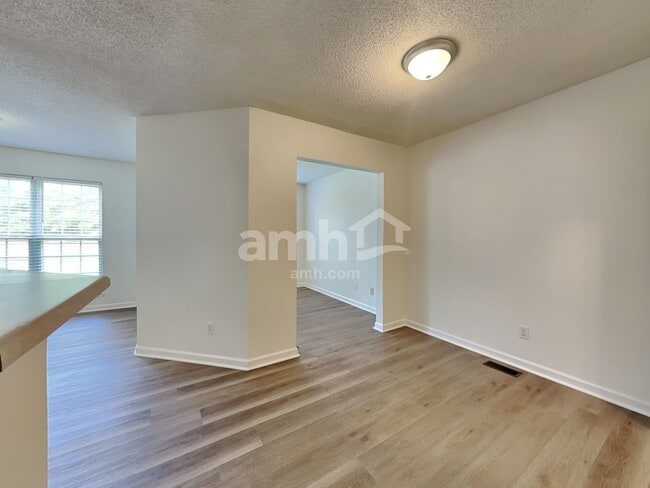 Photo - 604 Lake Lennox Dr